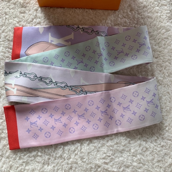 Louis Vuitton Accessories - LOUIS VUITTON MONOGRAM GRADIENT BANDEAU - M773324